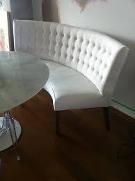 This storage settee has a stylish circular pattern with curved structure that gives it a unique design and appearance. Venta Curved Dining Settee Bench En Stock