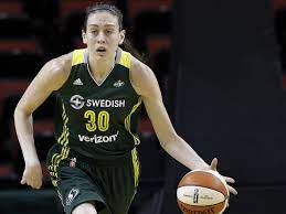 Breanna stewart was born breanna mackenzie stewart in syracuse in the state of new york on august 27, 1994, of scottish ethnic background. Breanna Stewart Parents Boyfriend Height Is She Gay Or Lesbian Networth Height Salary