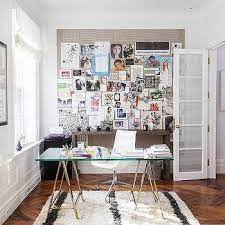 A center table adds pizzazz, oomph, and character, elevating the sophistication quotient of the room. Desk Dead Center Of Room Design Ideas