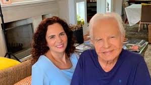 Já mocita fagundes, esposa de tarcísio filho e nora do falecido ator, também acabou prestando uma homenagem em suas redes sociais. Mulher De Cid Moreira Rebate Filho Deserdado Pelo Jornalista Foi Adotado Adulto Zoeira Diario Do Nordeste