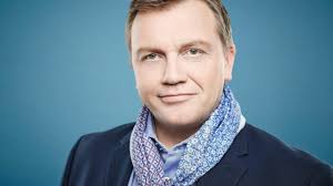 Hans peter wilhelm hape kerkeling (german pronunciation: Hape Kerkeling Tv Comeback Bei Rtl Schlager De