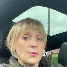 Paul Weller performs Wishing Well from home is everything we need right now  💚