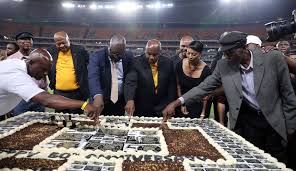 Kaizer chiefs, pirates, sundowns and more we bring you the latest hot gossip from the psl as clubs begin their preparations for the 2021/22 dstv premiership and the. Kaizer Chiefs Respond To Leaked Targets There S Work Happening Muhabarishaji News Agency