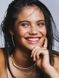 Mom" watching daughter at work👍👍👍