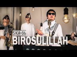 G am bm jangan tanyakan perasaanku cmaj7 cm bm jika kau pun tak bisa beralih e dari masa lalu. Lirik Birosulillah Ska 86 Senandung Lirik Lagu Dan Chord Lagu Terbaru Wamades Blogspot Com