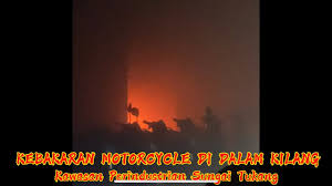 Sungai petani is kedah's largest town and is located about 55 km south of alor setar, the capital of kedah, and 33 km northeast of george town, the capital city of the neighbouring state of penang. 22 10 20 Kebakaran Motorcycle Di Dalam Kilang Di Kawasan Perindustrian Sungai Tukang Sungai Petani Youtube