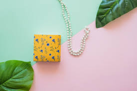 Psd file consists of smart object. Free Psd Packaging Mockup With Jewelry Concept