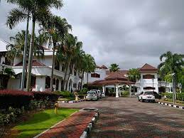 Sampai rumah membongkang penat sampai maghrib. Gambar Kediaman Rasmi Ketua Menteri Melaka Viral Dan Undang Pelbagai Reaksi Netizen The Reporter