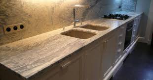 Fabrication Pose Et Renovation De Marbre Pierre Et Granit Amenagement Cuisine Plan De Travail Cuisine Cuisine Grise