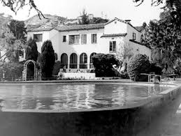 Rear Of The Garden Of Allah Hotel And Swimming Pool Garden Of Allah Hollywood Homes Spanish Style Architecture