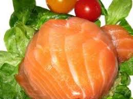 Dome De Saumon Fume A La Mousse D Avocat Au Crabe Recette Ptitchef Recette Avocat Crabe Recette Entree Froide Mousse Avocat