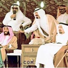 ألستم قد أمرتم بطاعتنا بقوله ((وأولي الأمر منكم))؟ فقال أبو حازم: Ø¹Ø¶ÙˆØ§Ù† Ø§Ù„Ø£Ø­Ù…Ø±ÙŠ En Twitter ØµÙˆØ±Ø© Ø§Ù„Ù…Ù„Ùƒ Ø¹Ø¨Ø¯Ø§Ù„Ù„Ù‡ Ø­ÙØ¸Ù‡ Ø§Ù„Ù„Ù‡ ÙŠØªÙˆØ³Ø· Ø§Ù„Ù…Ù„Ùƒ Ø®Ø§Ù„Ø¯ ÙˆØ§Ù„Ø´ÙŠØ® Ø²Ø§ÙŠØ¯ Ø±Ø­Ù…Ù‡Ù…Ø§ Ø§Ù„Ù„Ù‡ Ø§Ù„Ø³Ø¹ÙˆØ¯ÙŠØ© ØªØ±Ø­Ø¨ Ø¨Ø§Ù„Ø´ÙŠØ® Ù…Ø­Ù…Ø¯ Ø¨Ù† Ø²Ø§ÙŠØ¯ Http T Co 7vqsc5rgac