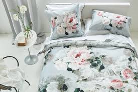 Un choix unique de parure de lit 2 personnes disponible dans notre magasin. Linge De Lit Satin Peonia Grande Designers Guild