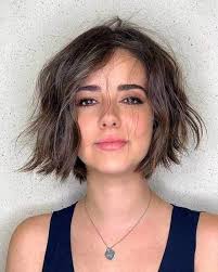 The short hair is popular these days, and the wavy hair looks gorgeous on almost. Cute Messy Wavy Hair Wavy Short Hair Styles For Chic Ladies Thick Hair Styles Short Hair Styles Messy Wavy Hair