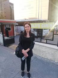 31.288 views11 months ago spikerler & sunucular. Tehdit Ettigi Esinin Evinin Onunde Silah Ve Sahte Plakayla Yakalanip Serbest Birakildi 4 Gun Sonra Kursun Yagdirdi Independent Turkce