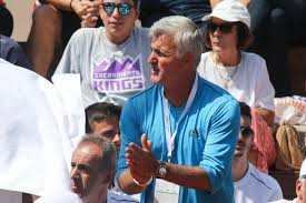 Maybe you would like to learn more about one of these? Apostolos Tsitsipas O An8rwpos Pisw Apo Ton 8riambo Toy Stefanoy Egine Proponhths Tenis Tyxaia Spor Iefimerida Gr