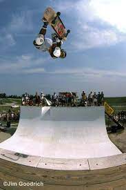 Steve Caballero At The Mt Trashmore Contest In Virginia Beach June 1985 Skateboard Pictures Classic Skateboard Skateboard Photography