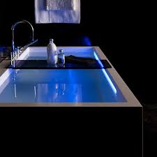 Sie eignen sich dazu, um einfahrten, gartenwege oder einen gartenteich ideal zu beleuchten. Kartell By Laufen Rechteck Badewanne Verkleidung Und Led Beleuchtung H2233350006161 Emero De