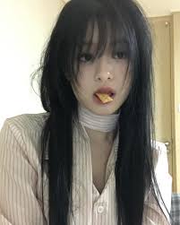 18살 아현이의 사복 ? | @babymonster_ygofficial 해당 이미지들은 베이비몬스터 아현님이 직접 위버스에 올려주신  이미지들이며, 별도의 가공은 하지 않았습니다 (아현이가 너무 예뻐서 장수 꽉 채우느라 엔딩페이지도 못 넣었지뭐에요 ?) WHO IS  SHE ?