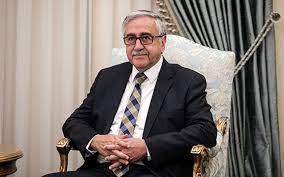 Mustafa akıncı, 1975 yılında kıbrıs türk federe devleti kurucu meclisi'nde göreve başladı. Cumhurbaskani Mustafa Akinci Uclu Gorusme Icin Yarin Berlin E Gidecek Guncel Kibris