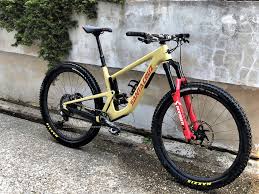 Does the new santa cruz hightower version have the same significance, or will it simply languish in the original santa cruz hightower converted a lot of riders to 29ers, does the new version have the. Santa Cruz Hightower V2 Dhjunkie S Bike Check Vital Mtb