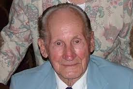 Lynn Munger's Instagram, Twitter & Facebook