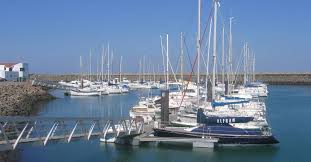 Arrière du port,10 min à pied. The Marina Office De Tourisme De L Ile D Yeu