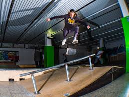 156 cheap monthly parking spots available in union city starting from $24.78 right now through spacer, book online now before they're gone. Skate Park Deinmg