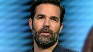 See what delaney maxwell (delaneymaxwell1) has discovered on pinterest, the world's biggest collection of ideas. Nach Tragischem Tod Seines Sohns Rob Delaney Wird Erneut Vater