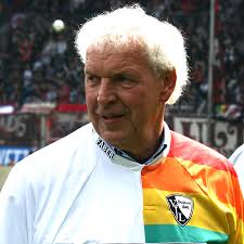 Einmal ist bernd kreienbaum aus der reihe getanzt, zumindest ein bisschen. Legenden Elf Vfl Bochum 1848