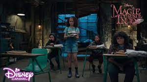 Dacă vreți să o achiziționați, a apărut la corint junior și o găsiți aici. Magie Cu Susul In Jos Magie Cu Susul In Jos Disney Channel Romania Youtube