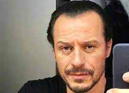 Accorsi was engaged to corsican supermodel laetitia casta. Stefano Accorsi 2020 Da Record E L Attore Piu Ricco Al Mondo