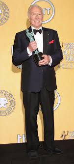 في الفيلم الأول مثلة ديفيد نيفن ، والعودة مثلة كريستوفر بلامر. ÙƒØ±ÙŠØ³ØªÙˆÙØ± Ø¨Ù„Ø§Ù…Ø± Ø§Ù„Ø·ÙˆÙ„ ÙƒÙŠÙ Ø·ÙˆÙŠÙ„ Ø§Ù„Ù‚Ø§Ù…Ø©