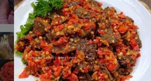 Masukan semua bahan sambal, tumis hingga cukup layu, kemudian angkat. Jangan Ngaku Pecinta Pedas Kalau Belum Cobain Resep Oseng Mercon Paru