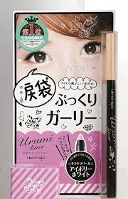 神來之臥蠶筆lovedrops uru uru 淚袋筆最近大熱的無辜妝 重點在於臥蠶 日文淚袋即臥蠶 在眼下畫一筆 令眼神更加楚楚可憐 這系列的淚袋筆曾獲日本著名美容大賞 cosme 第一名 主打可愛風 顏色以珍珠色為主 感覺年輕 而且顯色度不錯 輕輕一畫已經很 liner