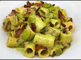 Tomato may be added but that is not the traditional way to make it. Mezze Maniche Fave Guanciale E Pecorino Cucinandomelagodo Youtube