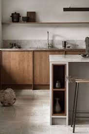 La Tendance Minimaliste Fait Le Vide Dans La Maison En 2020 Cuisine Moderne Cuisine Minimaliste Cuisine Toute Blanche