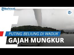 Pelaksana tugas kepala badan penanggulangan bencana. 19myu4grusj14m