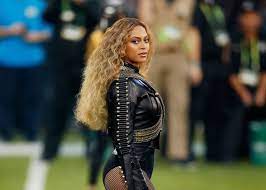 There is the fact that you should know that beyonce also wears wigs, and has hair extensions. How Can Beyonce Be Pro Black While Wearing A Blonde Weave By Deanna Darby Barton Medium