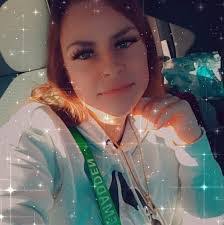 Jessica Withrow's Instagram, Twitter & Facebook