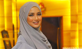 Последние твиты от naelofar hijab (@butiknaelofar). Neelofa Among Honorees In Forbes 30 Under 30 Asia 2017 List Malaysiakini