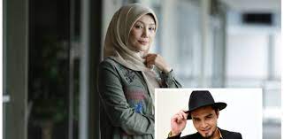 2002 yilda fazira telemovikada rol o'ynadi va shouni olib bordi, fesyen tempo. Showbiz Erra Fazira Not Ready To Wed