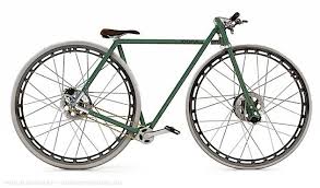 Der Italienische Produktdesigner Paolo De Giusti Hat Dieses Fahrrad Entworfen Der Rahmen Hat Eine Ganz Besondere Asymmetrische Form Fahrrad Klapprad Radfahren