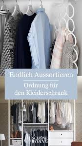 Kleiderschrank Sortieren In 2020 Kleiderschrank Minimalistischer Kleiderschrank Schrank