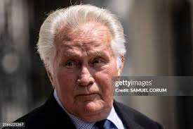 443 President Josiah Bartlet Photos & High Res Pictures