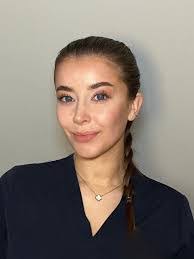 Kim Fenn's Instagram, Twitter & Facebook