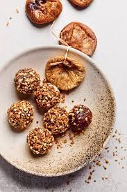 Energy Balls Une Recette Facile Et Healthy Pour Les Petits Creux Energy Balls Recette Recette Facile Alimentation