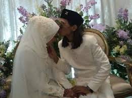 Zamani slam with dato tuan asmawi. Myartis Com Myartis My Artis Kahwin Rahsia Zamani Slam Kini Sah Suami Nur Juliana