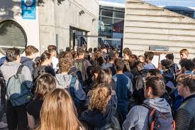 The prices for buying and selling vodafone will be different, and the difference in prices is called the spread. Bac De Physique Chimie Les Derniers Sujets Complets Et Leurs Corriges S St2s