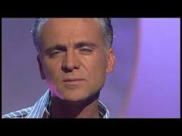 Wenn selbst ein kind nicht mehr lacht wie ein kind dann sind wir jenseits von wenn eine träne nur wasser noch ist, dann sind wir jenseits von eden. Nino De Angelo Jenseits Von Eden Lyrics English Translation